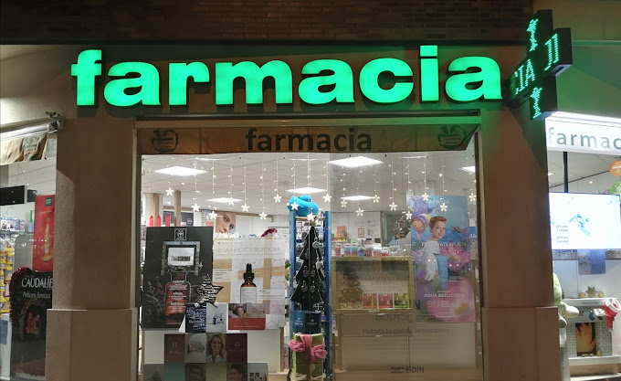 IMG_20191213_194427 Fachada de la farmacia